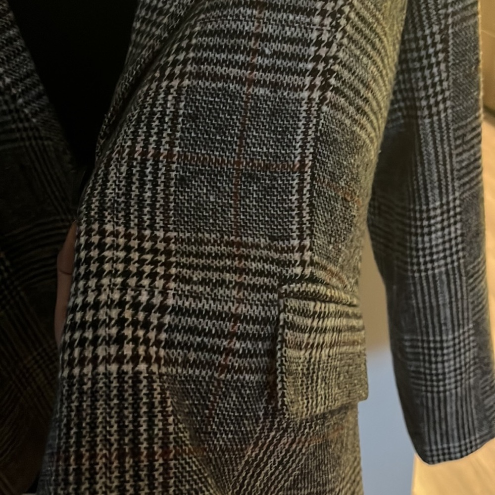 Cute and classy Brown/Grey Plaid Blazer - Picture 4 of 4